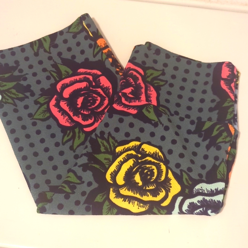 Women's XS stretchy Lularoe pencil skirt